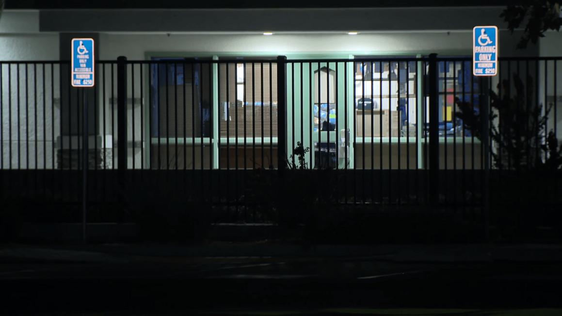 Bé 5 tuổi đi lang thang ở Santa Clarita sau khi rời trường mà không ai hay biết 1 download 10