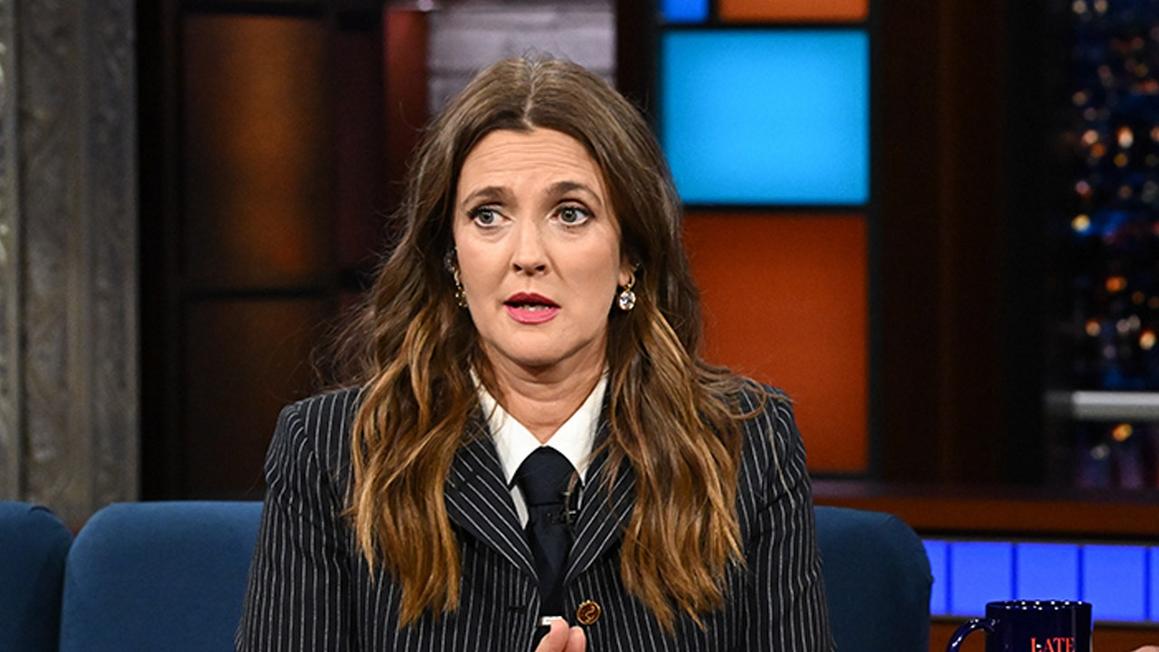 Drew Barrymore: Lo sợ ung thư sau chụp nhũ ảnh 1 drew barrymore late show