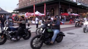 Lễ hội Lone Star Rally ở Galveston trở lại cuối tuần này với dự kiến hàng trăm ngàn người 4 Lễ hội Lone Star Rally ở Galveston trở lại cuối tuần này với dự kiến hàng trăm ngàn người