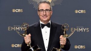 John Oliver Đấu Giá Đồ Dùng Từ Chương Trình Để Ủng Hộ Truyền Thông Công Chúng Sau Khi Tổng Thống Trump Cắt Giảm Ngân Sách 16 John Oliver Đấu Giá Đồ Dùng Từ Chương Trình Để Ủng Hộ Truyền Thông Công Chúng Sau Khi Tổng Thống Trump Cắt Giảm Ngân Sách