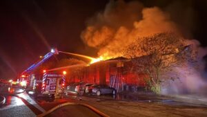 Cháy lớn tại khu chung cư Wharton, Texas 10 Cháy lớn tại khu chung cư Wharton, Texas