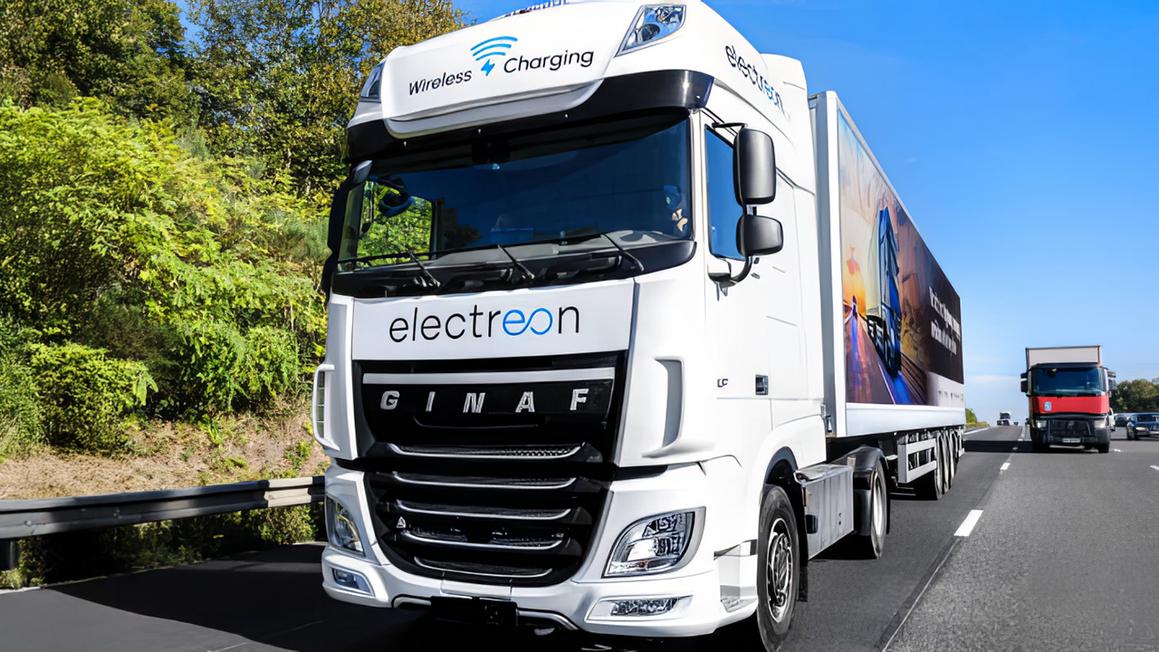 Sạc xe điện không cần trạm dừng nhờ xa lộ Pháp 1 electreon inductiveroad france