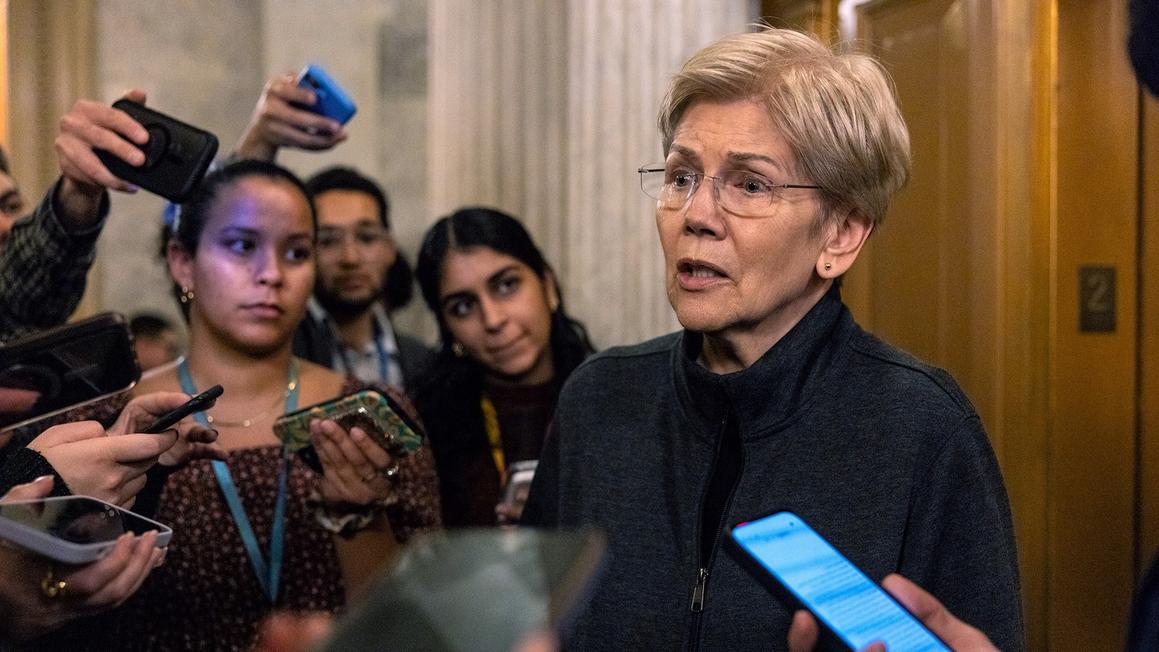 Thượng nghị sĩ Elizabeth Warren yêu cầu chính quyền Trump chấm dứt ngay việc bán danh mục cho vay sinh viên 1 elizabeth warren gty jef