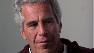 Tổng Thống Donald Trump ký ban hành luật yêu cầu công bố hồ sơ Jeffrey Epstein 18 Tổng Thống Donald Trump ký ban hành luật yêu cầu công bố hồ sơ Jeffrey Epstein