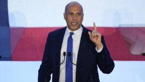 Thượng Nghị Sĩ Cory Booker và Alexis Lewis Chính Thức Kết Hôn