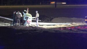 Phi công hạ cánh khẩn cấp máy bay ở khu dân cư mới sau sự cố động cơ