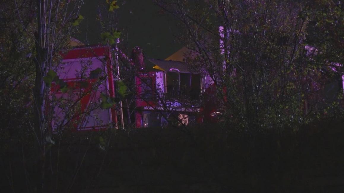 Bốn lính cứu hỏa Houston nhập viện sau tai nạn xe chở hàng 1 f81500f4 e02d 47c4 97e1