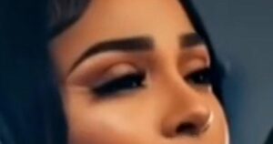 Nghệ sĩ âm nhạc AI đầu tiên xuất hiện trên bảng xếp hạng Billboard 11 Nghệ sĩ âm nhạc AI đầu tiên xuất hiện trên bảng xếp hạng Billboard