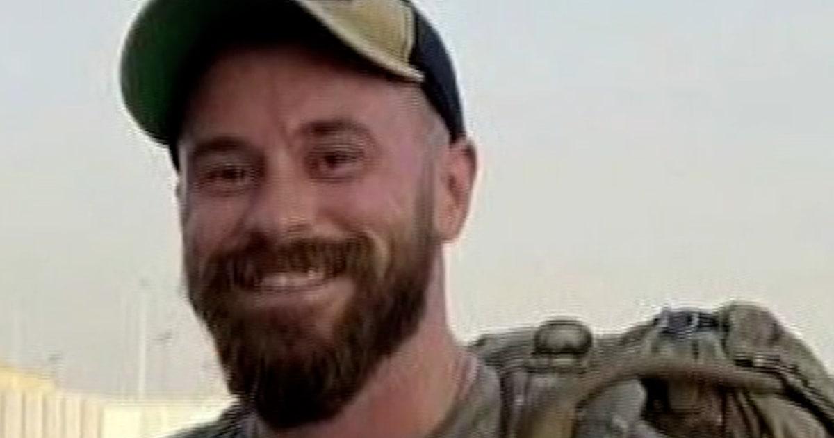 Các thành viên Không lực Hoa Kỳ chuyển giới kiện Chính phủ Liên bang 1 f vert brk la air force lawsuit 251114 n00gaa