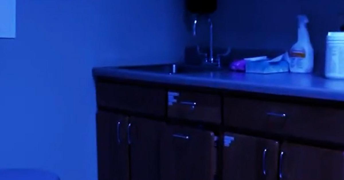 Kiện cáo buộc bác sĩ phụ khoa quân đội quay lén bệnh nhân 1 f vert brk la army lawsuit 251110 2ctjv0