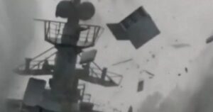 Tàu ngầm NATO bắn chìm tàu bằng ngư lôi trong cuộc tập trận 13 Tàu ngầm NATO bắn chìm tàu bằng ngư lôi trong cuộc tập trận