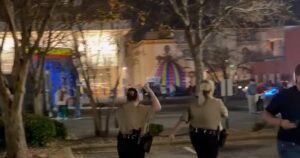 Tổng Thống Donald Trump "Rất Muốn" Hạ Nghị Sĩ Marjorie Taylor Greene Trở Lại Chính Trường 16 Tổng Thống Donald Trump “Rất Muốn” Hạ Nghị Sĩ Marjorie Taylor Greene Trở Lại Chính Trường