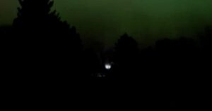 Cực Quang Miền Bắc Rực Rỡ Trên Bầu Trời Hoa Kỳ