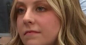 Bồi thẩm đoàn tha bổng 'anh chàng sandwich' ở D.C. vì tội tạt bánh 26 Bồi thẩm đoàn tha bổng ‘anh chàng sandwich’ ở D.C. vì tội tạt bánh