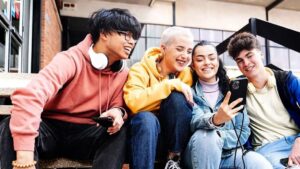 Thế hệ Gen Z bất ngờ 'tránh xa' các bữa ăn nhanh đắt đỏ 12 Thế hệ Gen Z bất ngờ ‘tránh xa’ các bữa ăn nhanh đắt đỏ