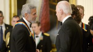 George Clooney: Không hối hận vì khuyên Biden rút lui