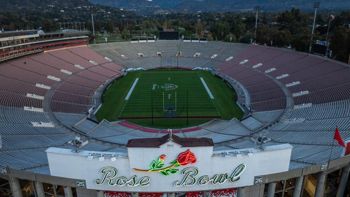 Tranh Chấp Rose Bowl: Pasadena Thất Bại Trong Nỗ Lực Giữ Đội Bóng Bầu Dục UCLA 1 gettyimages 1880433838