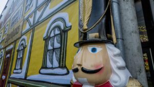 Warm 106.9 Chuyển Sang Phát Nhạc Giáng Sinh 24/7 11 Warm 106.9 Chuyển Sang Phát Nhạc Giáng Sinh 24/7