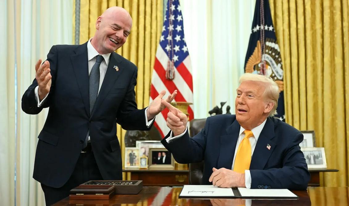 Cựu lãnh đạo FIFA tố chủ tịch Infantino vi phạm quy tắc trung lập vì khen Tổng Thống Trump 1 gettyimages 2203260872
