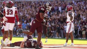 Texas A&M lập kỷ lục ngược dòng lịch sử, đánh bại South Carolina 31-30 7 Texas A&M lập kỷ lục ngược dòng lịch sử, đánh bại South Carolina 31-30