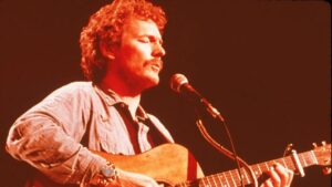 50 năm sau thảm kịch Edmund Fitzgerald, bản nhạc tưởng niệm của Gordon Lightfoot vẫn còn vang vọng 8 50 năm sau thảm kịch Edmund Fitzgerald, bản nhạc tưởng niệm của Gordon Lightfoot vẫn còn vang vọng