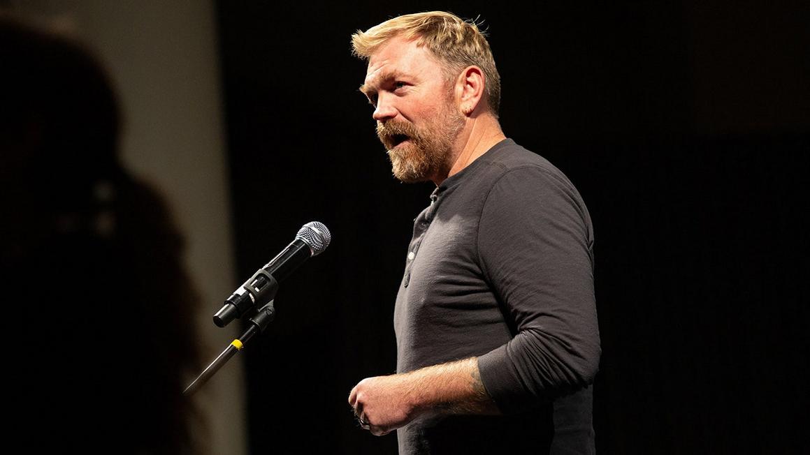 Ứng viên Thượng viện Đảng Dân chủ Maine đối mặt chỉ trích về phát ngôn trên mạng và hình xăm giống Đức Quốc xã 1 graham platner maine senate