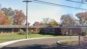 Một học khu Pennsylvania có thể đóng cửa vào tháng Giêng vì chính phủ ngưng hoạt động 14 Một học khu Pennsylvania có thể đóng cửa vào tháng Giêng vì chính phủ ngưng hoạt động