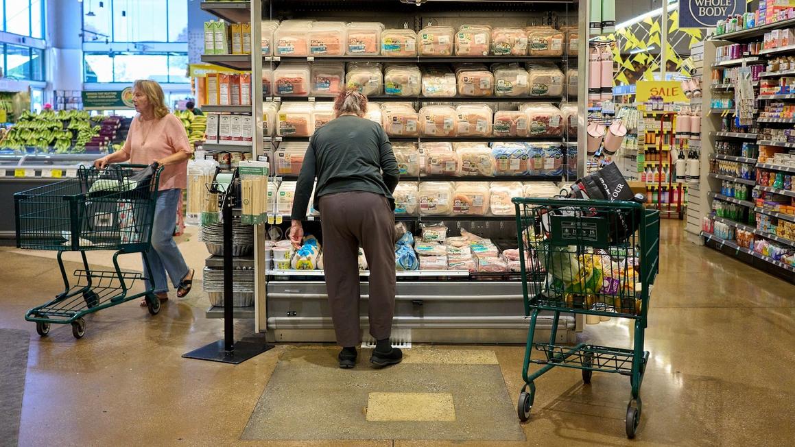 Tòa Tối Cao Hoa Kỳ xem xét thuế quan thời Tổng Thống Donald Trump 1 grocery shopping ss jt