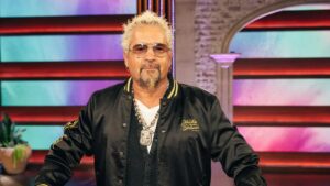 Đầu bếp Guy Fieri cho hay Lễ Tạ Ơn là một trong những ngày lễ có thể nấu nướng tiết kiệm nhất