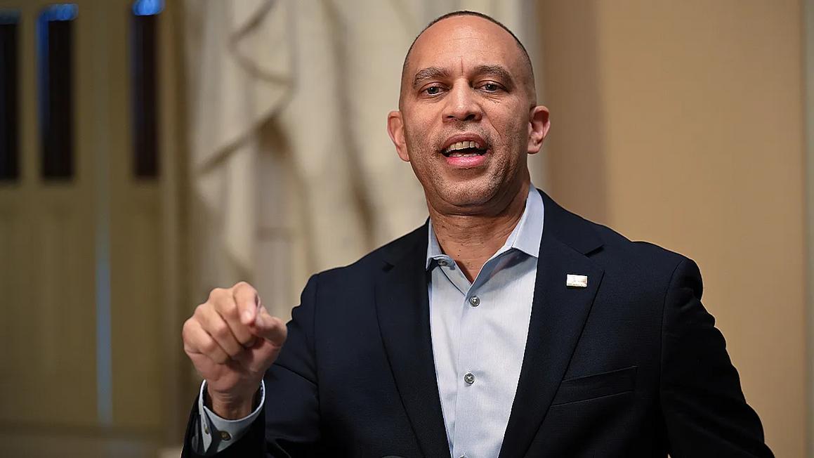Hạ nghị sĩ Hakeem Jeffries 'chơi chữ' về SNAP, 42 triệu người Mỹ có thể bị ảnh hưởng 1 hakeem jeffries 02