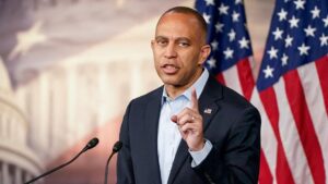 Hakeem Jeffries đối đầu người dẫn CNBC về đàm phán ACA 19 Hakeem Jeffries đối đầu người dẫn CNBC về đàm phán ACA