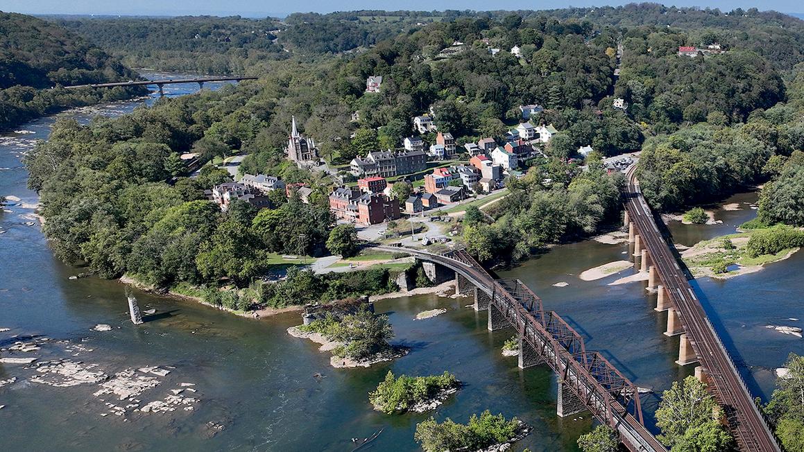 Luật sư tiểu bang West Virginia đề xuất hợp nhất với các hạt của Virginia và Maryland 1 harpers ferry overlook
