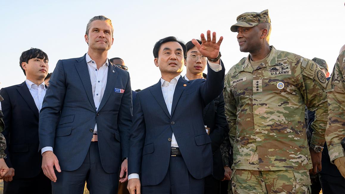 Triều Tiên phóng tên lửa đạn đạo chỉ vài ngày sau chuyến thăm của Giám đốc CIA 1 hegseth praises south koreas military spending boost alliance shifts strategy