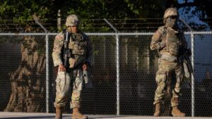 Lực lượng Vệ binh Quốc gia Texas và California sẽ rời Portland và Chicago 10 Lực lượng Vệ binh Quốc gia Texas và California sẽ rời Portland và Chicago