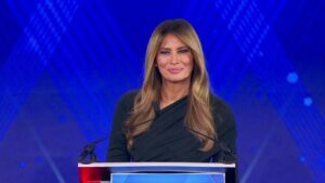 Đệ Nhất Phu Nhân Melania Trump Nhận Giải Thưởng "Người Yêu Nước Của Năm" 14 Đệ Nhất Phu Nhân Melania Trump Nhận Giải Thưởng “Người Yêu Nước Của Năm”