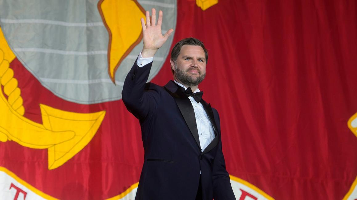 Phó TT Vance 'truyền lửa' cho Thủy Quân Lục Chiến 1 jd vance at usmc ball