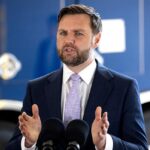 Báo New York Times đưa tin người nhập cư lậu đánh cắp danh tính công dân Mỹ, gây tranh cãi gay gắt, bị JD Vance chỉ trích.