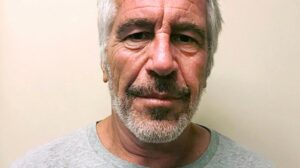 Jeffrey Epstein Được cho là đã đưa ra lời khuyên chính trị về cách đối phó với Tổng Thống Donald Trump vào năm 2018: Email 11 Jeffrey Epstein Được cho là đã đưa ra lời khuyên chính trị về cách đối phó với Tổng Thống Donald Trump vào năm 2018: Email