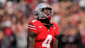 Ohio State dẫn đầu bảng xếp hạng College Football Playoff lần đầu tiên 7 Ohio State dẫn đầu bảng xếp hạng College Football Playoff lần đầu tiên