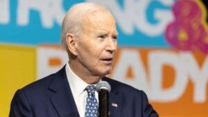 Ông Biden tuyên bố "Đảng Dân chủ đã trở lại" và cho rằng con trai đã khuất mới là người nên làm Tổng thống 15 Ông Biden tuyên bố “Đảng Dân chủ đã trở lại” và cho rằng con trai đã khuất mới là người nên làm Tổng thống