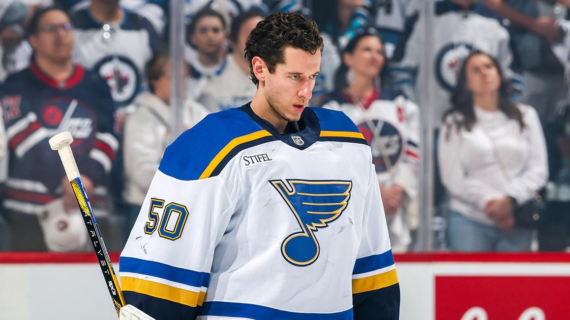 Thủ môn Blues giải thích lý do cố tình lấy đi quả bóng sau bàn thắng thứ 900 của Alex Ovechkin 1 jordan binnington st louis blues