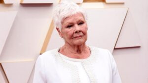 Diễn viên Judi Dench cho biết tình trạng thoái hóa điểm vàng khiến bà không còn nhận ra ai 4 Diễn viên Judi Dench cho biết tình trạng thoái hóa điểm vàng khiến bà không còn nhận ra ai