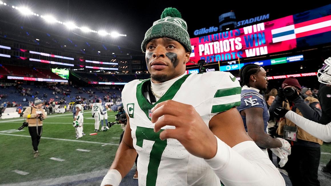 justin fields walks off patriots jets