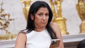 Katie Miller: Trẻ con không còn an toàn khi chơi ngoài sân vì các mối đe dọa 8 Katie Miller: Trẻ con không còn an toàn khi chơi ngoài sân vì các mối đe dọa