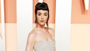 Katy Perry "Vật Lộn Nhiều Tháng" Khi Phát Hành Ca Khúc Mới Nói Về Tình Cũ 6 Katy Perry “Vật Lộn Nhiều Tháng” Khi Phát Hành Ca Khúc Mới Nói Về Tình Cũ