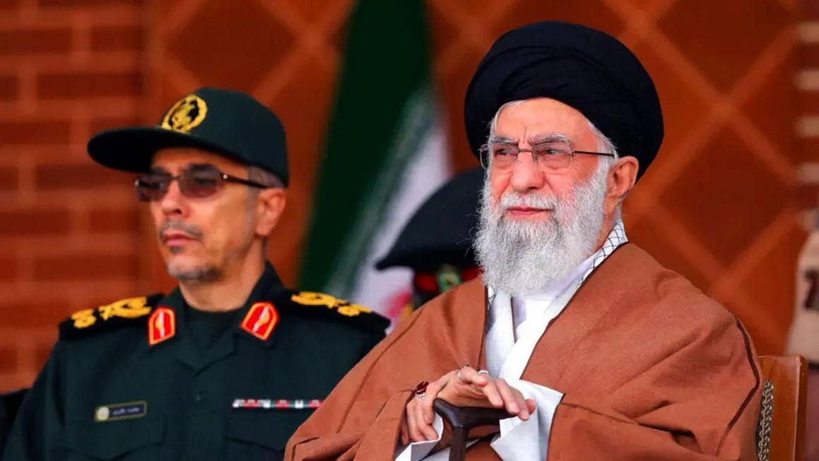 Trump ca ngợi MacArthur, có thể áp dụng cho Iran? 1 khamenei iran getty