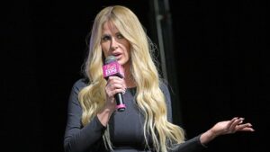 Kim Zolciak tố chồng cũ ngoại tình giữa lúc ly hôn kéo dài 9 Kim Zolciak tố chồng cũ ngoại tình giữa lúc ly hôn kéo dài