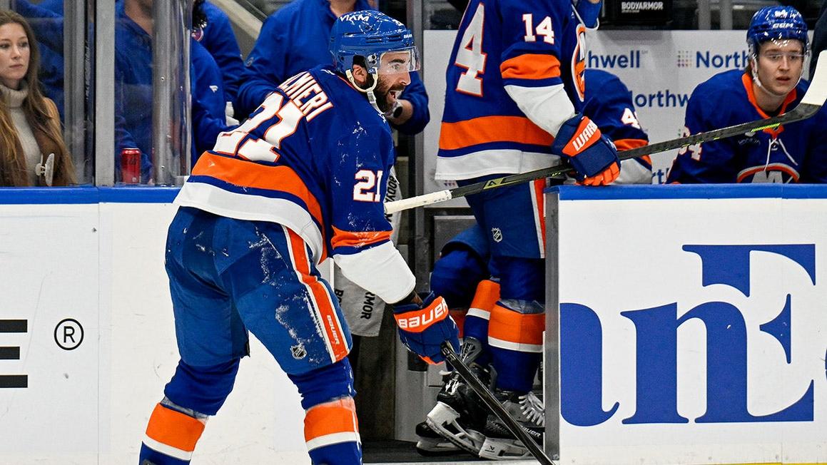 Ngôi sao NHL thi đấu dù rách dây chằng chéo trước, kiến tạo bàn thắng đáng kinh ngạc 1 kyle palmieri assists goal islanders flyers