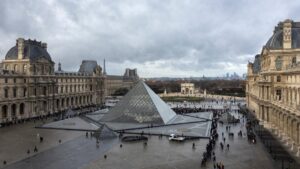 Bắt Giữ Thêm Bốn Nghi Can Vụ Cướp Viện Bảo Tàng Louvre 21 Bắt Giữ Thêm Bốn Nghi Can Vụ Cướp Viện Bảo Tàng Louvre