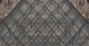 Bảo tàng Louvre tăng giá vé đối với du khách không phải người châu Âu 36 Bảo tàng Louvre tăng giá vé đối với du khách không phải người châu Âu